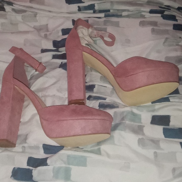New JustFab Chic Rose Suede Size 7.5 Heels - Picture 2 of 4